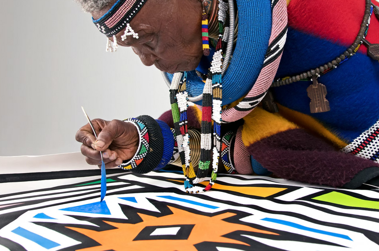 WOVEN LEGENDS - 10 TAPESTRIES FT. THE DESIGNS OF ESTHER MAHLANGU