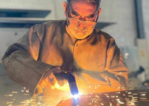 "Algunos objetos para celebrar los lunes (Los otros días se celebran solos)"