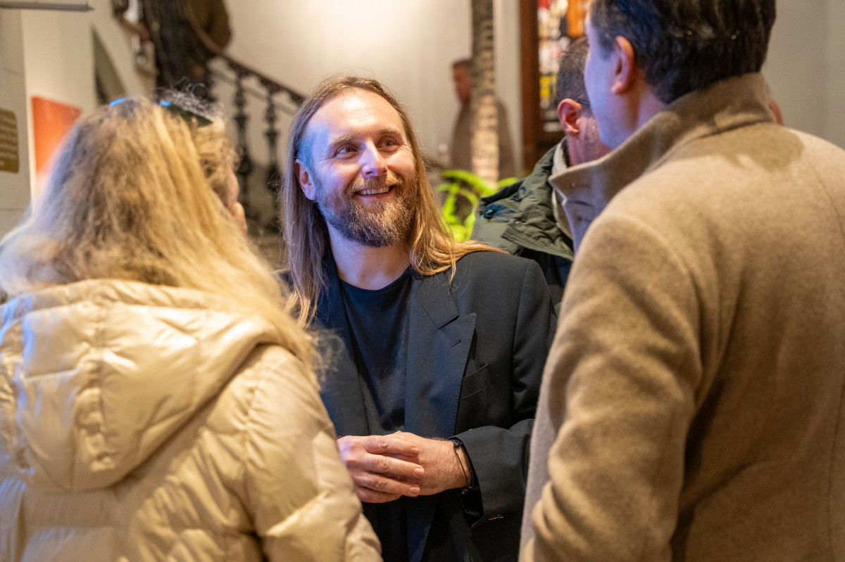 FRAGILE MANIPULATIONEN